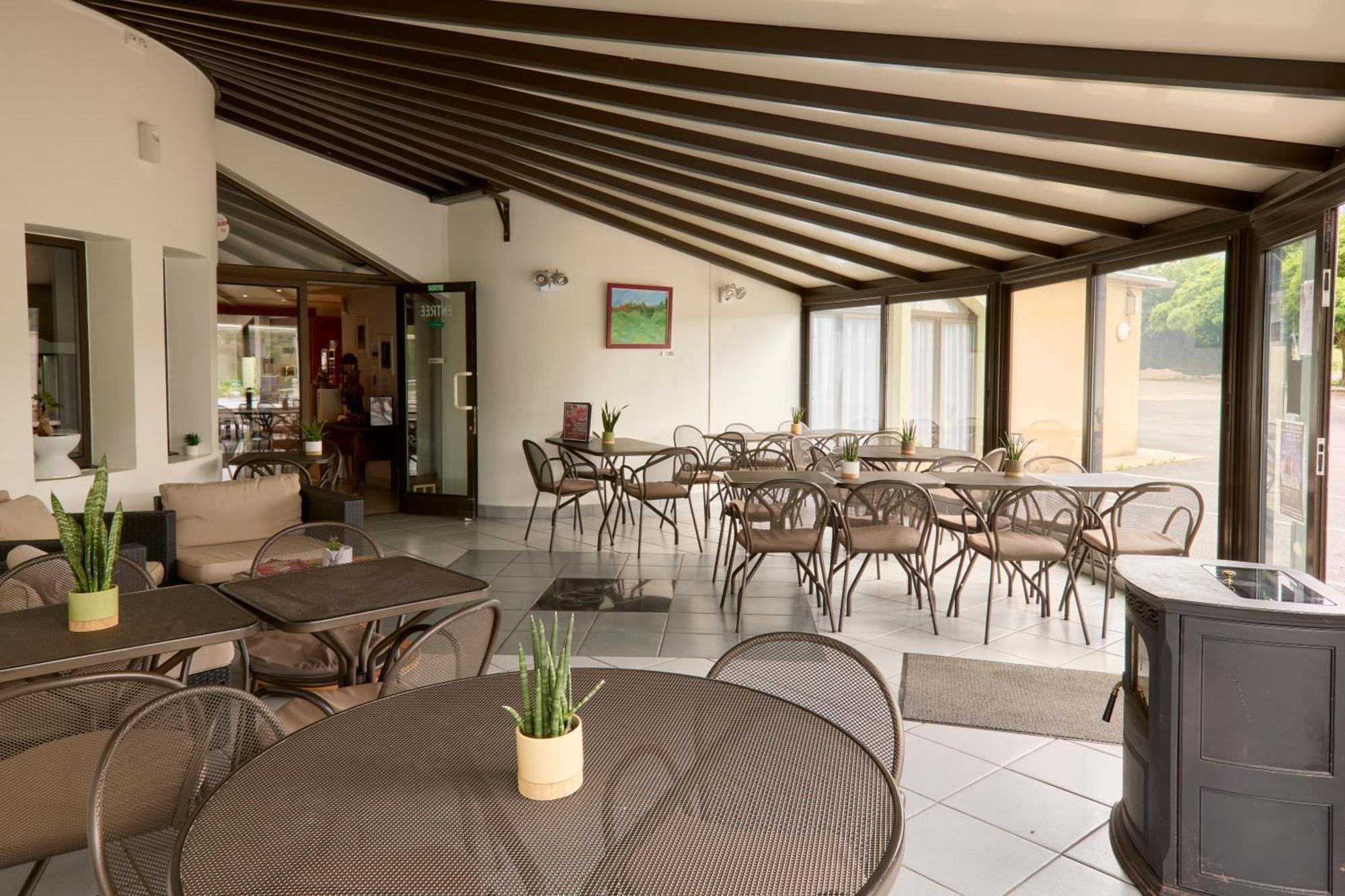 Hôtel-Restaurant Le Calice Du Gevaudan - A75 Banassac Exterior foto