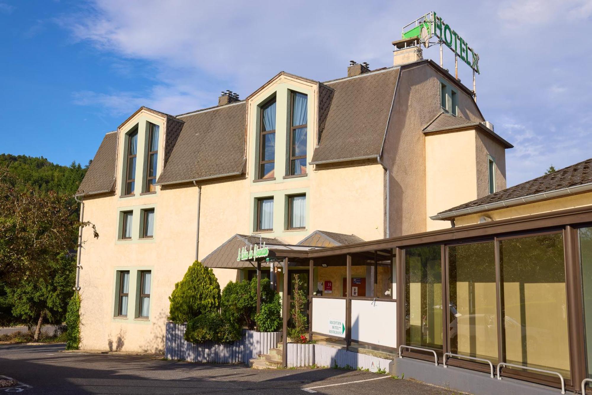 Hôtel-Restaurant Le Calice Du Gevaudan - A75 Banassac Exterior foto