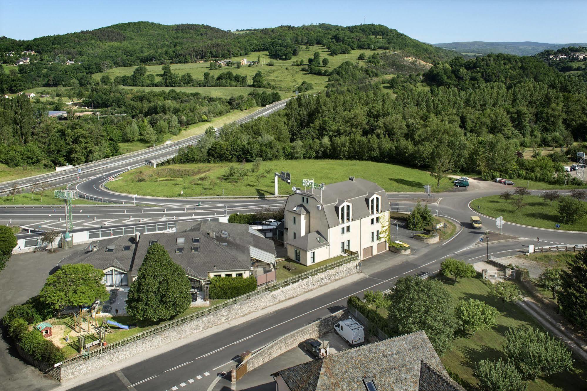 Hôtel-Restaurant Le Calice Du Gevaudan - A75 Banassac Exterior foto